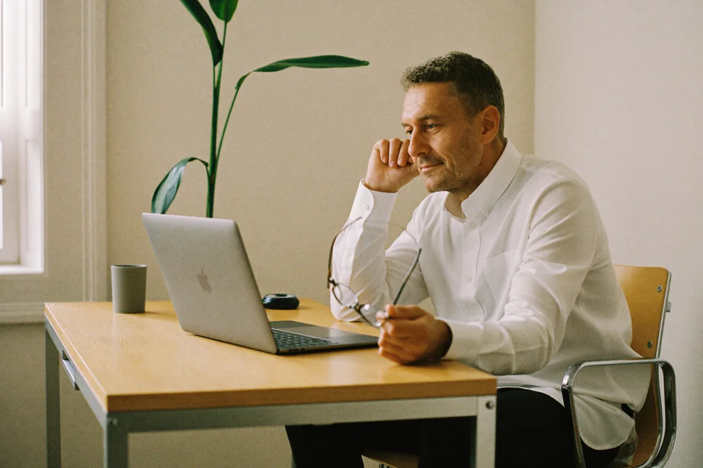 An independent licensed physician reviewing a case